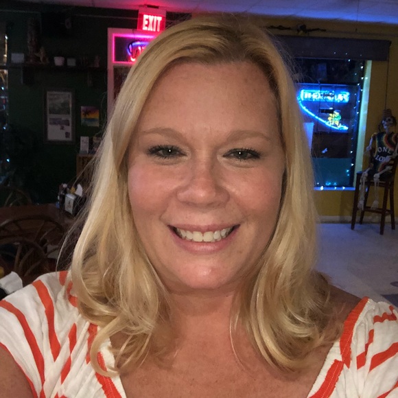 Meet your Posher, Heather - Picture 1 of 1